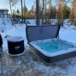 With Sauna & Jacuzzi & Cold Water Tub דירה נוקיה